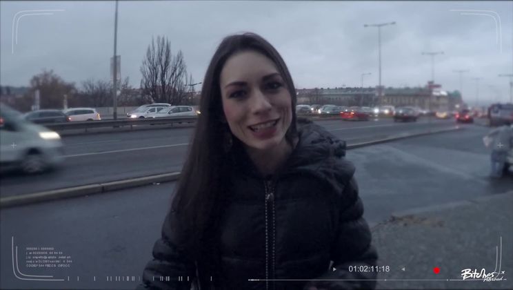 Beautiful Russian tourist Arwen Gold enjoys big foreign cock and POV facial